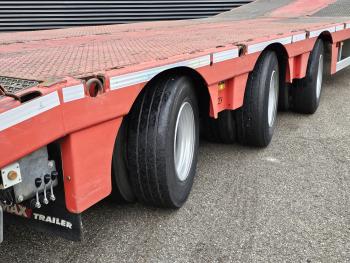 3 x steering axle / hydraulic ramp / hydraulic bed